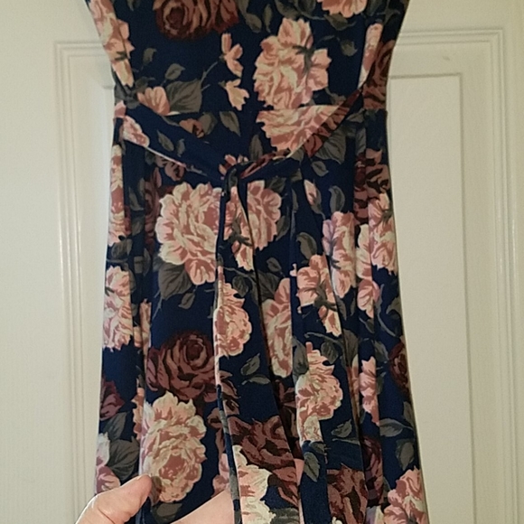 Dress - Picture 3 of 3